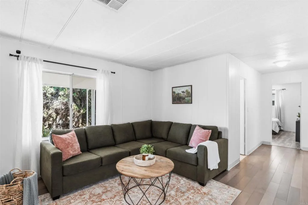 https://cdn.realtyfeed.com/cdn/127/306746569/0509043ee612ae234137ea3292ee01c0.webp
