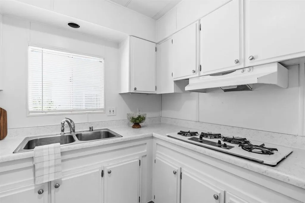 https://cdn.realtyfeed.com/cdn/127/306746569/1333ab63c12a2b382062147e443edf64.webp