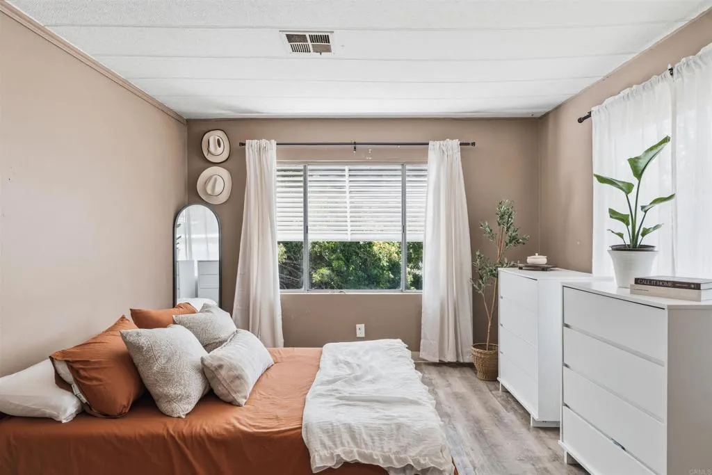 https://cdn.realtyfeed.com/cdn/127/306746569/1454efc0ed889e2c2d658a881a93363e.webp