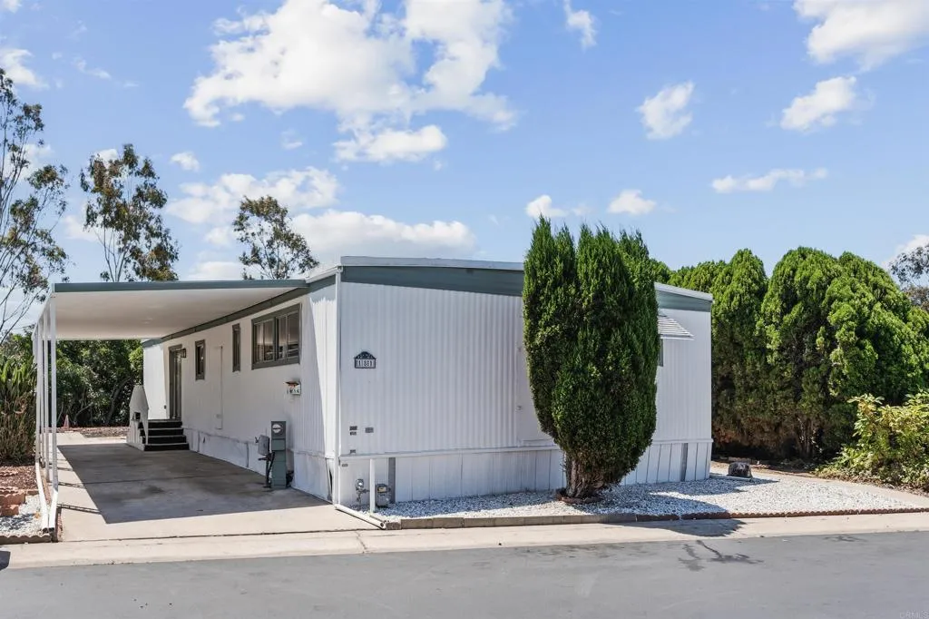 https://cdn.realtyfeed.com/cdn/127/306746569/e62f150f7fe3de47ca7bff3a40d29f26.webp