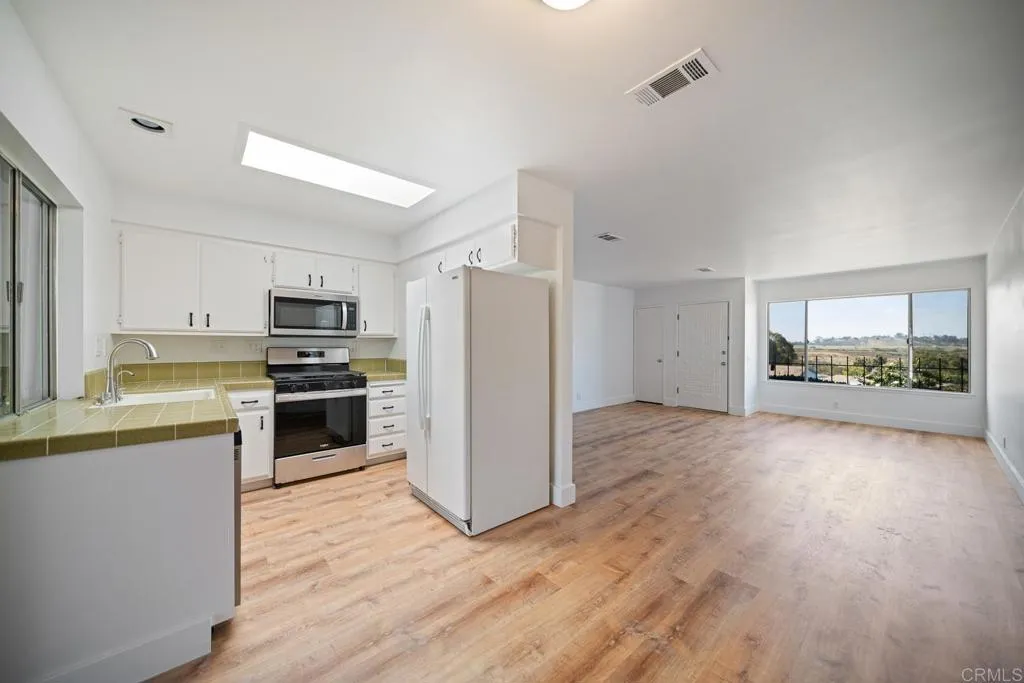 https://cdn.realtyfeed.com/cdn/127/306746604/646373a505b498dbe6eb7983107f829f.webp
