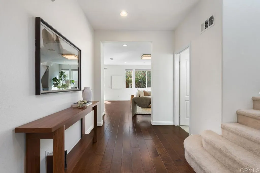 https://cdn.realtyfeed.com/cdn/127/306746701/8bbaaf7b235e8b3c3565981904dc09cc.webp