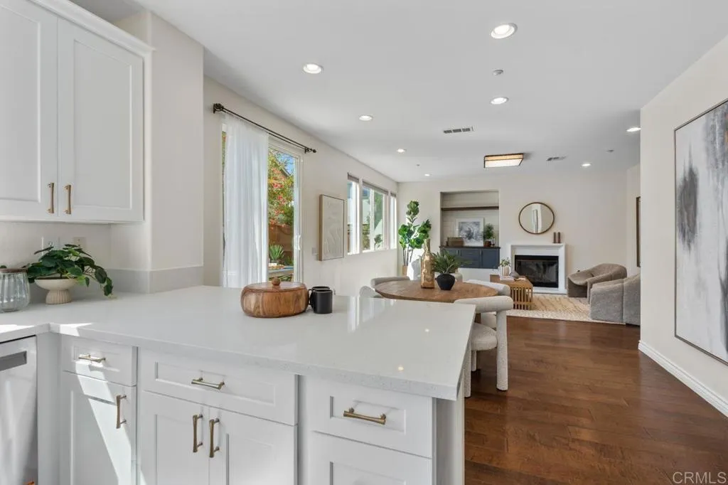 https://cdn.realtyfeed.com/cdn/127/306746701/c4d39b02dbcdb157dfc5934cbb1df4fd.webp