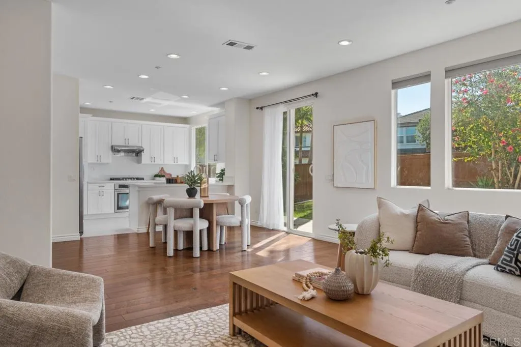 https://cdn.realtyfeed.com/cdn/127/306746701/de9e955b55274f95b0f2012ebc33bb40.webp