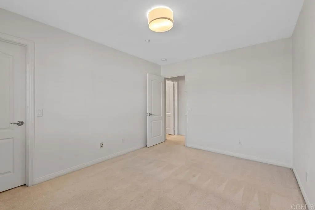 https://cdn.realtyfeed.com/cdn/127/306746701/eb9ca006b9197cf3feaa3ab39756a5d7.webp