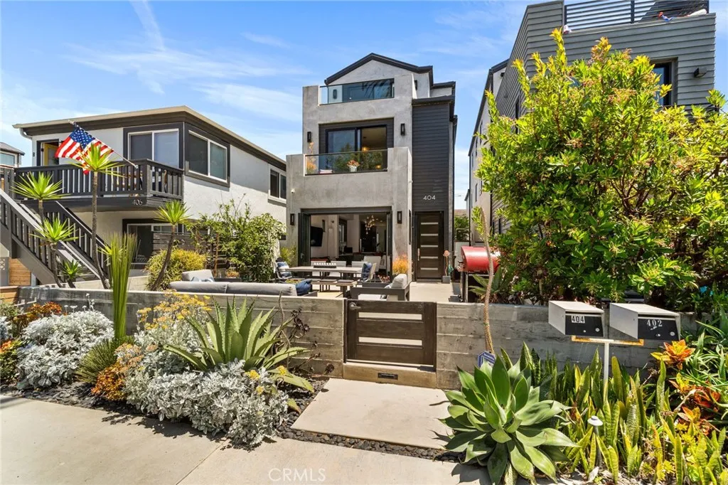 404 10th Street, Huntington Beach, CA 92648 - Photo 3 of 37, Huntington Beach, CA