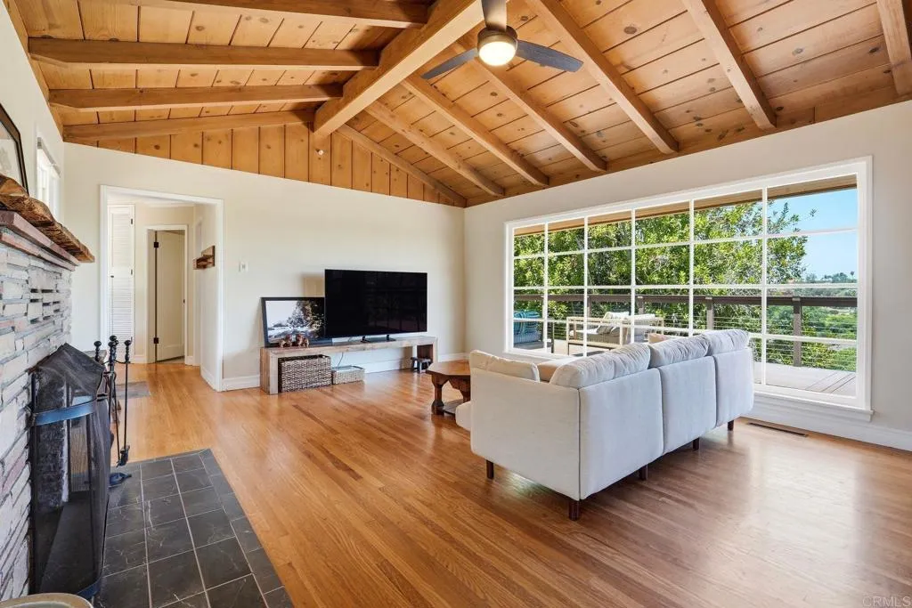 https://cdn.realtyfeed.com/cdn/127/306746713/1fd5db4429e9c4306730435326d24e89.webp
