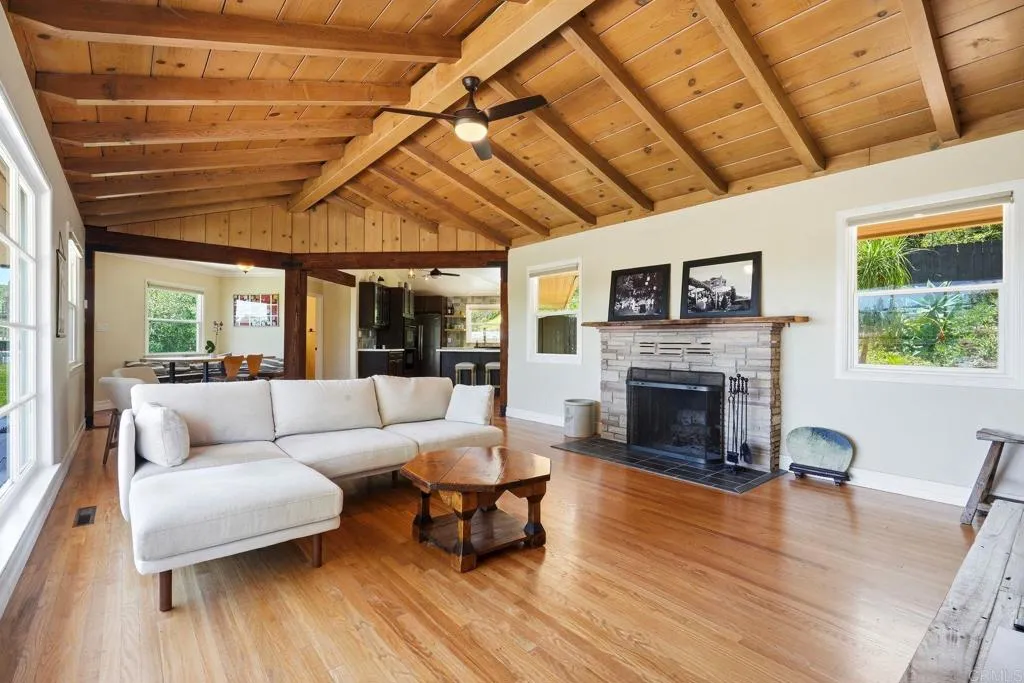 https://cdn.realtyfeed.com/cdn/127/306746713/57514bd565b240ca16f609fb4ebbfa79.webp