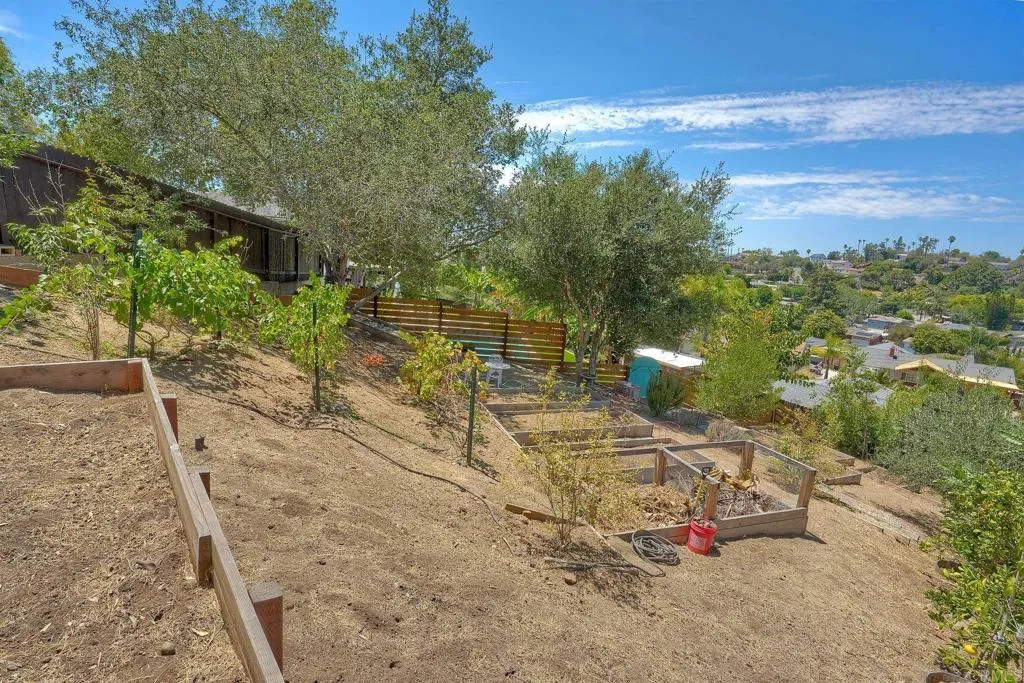 https://cdn.realtyfeed.com/cdn/127/306746713/8414fc419f23251476be74360e5e9894.webp