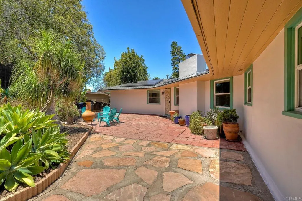 https://cdn.realtyfeed.com/cdn/127/306746713/bd20f595dc6362da58bbd49131233ffd.webp