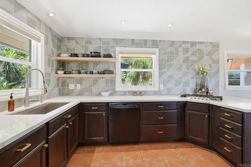 https://cdn.realtyfeed.com/cdn/127/306746713/c7f7b579b4bf075882c286d41df01d23.webp