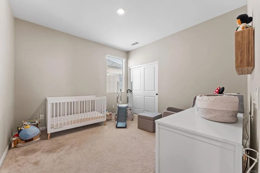 https://cdn.realtyfeed.com/cdn/127/306746736/5facbb8b4f1fdedefe46e432b410a0b3.webp