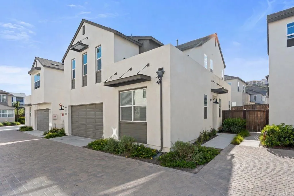 https://cdn.realtyfeed.com/cdn/127/306746736/7a72eddcabf9a7a57a7d2590ddbe6d0d.webp