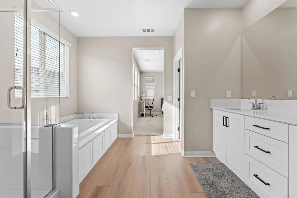 https://cdn.realtyfeed.com/cdn/127/306746736/e29ac7e7bc0f9ec4618322d32e12ec62.webp