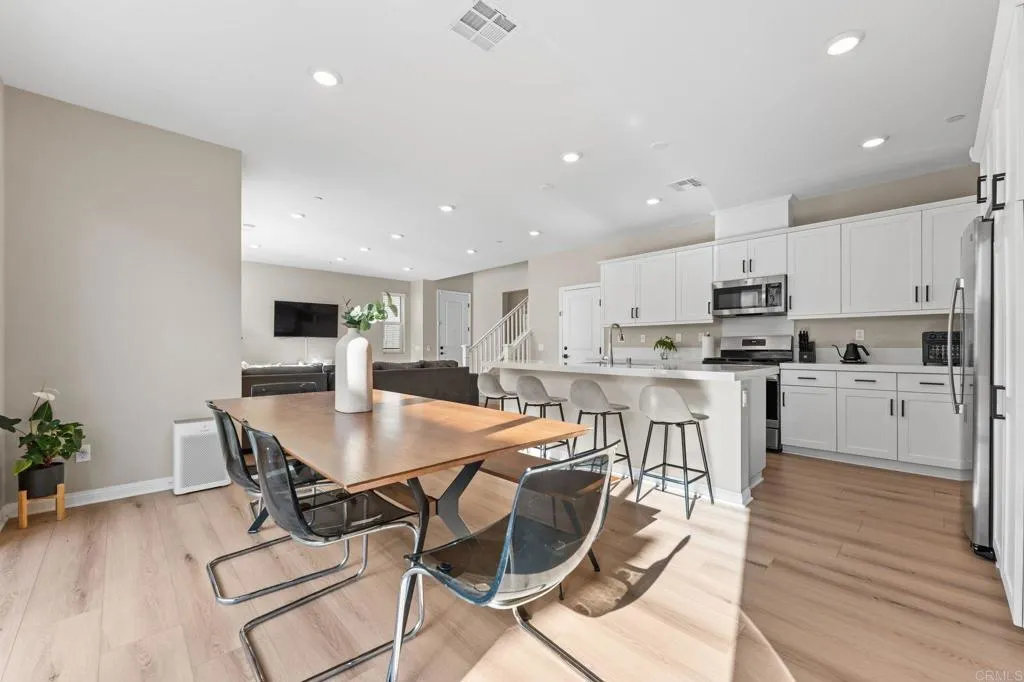 https://cdn.realtyfeed.com/cdn/127/306746736/ee7ad71c7c64258ad2963b9f04489f88.webp