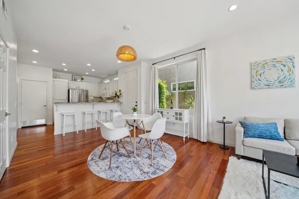 https://cdn.realtyfeed.com/cdn/127/306746798/3d2e7c463c2ea009846a5e50f1220705.webp