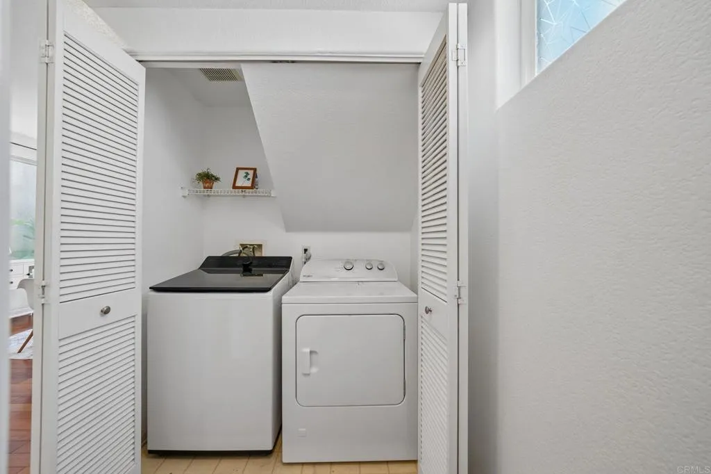 https://cdn.realtyfeed.com/cdn/127/306746798/8adeac1ad9105bbd0d5128ac56c55d0d.webp