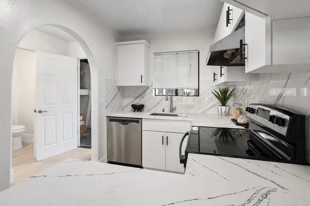 https://cdn.realtyfeed.com/cdn/127/306746799/b95c2a92e4b74ba34825779e8a7eed2c.webp