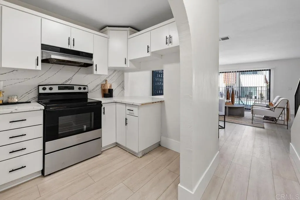 https://cdn.realtyfeed.com/cdn/127/306746799/dece082353cb0a599218fcab8f49c065.webp