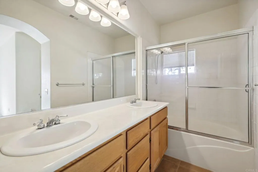 https://cdn.realtyfeed.com/cdn/127/306746874/af5d2d1dd55a6f4599bb85b95f317af8.webp
