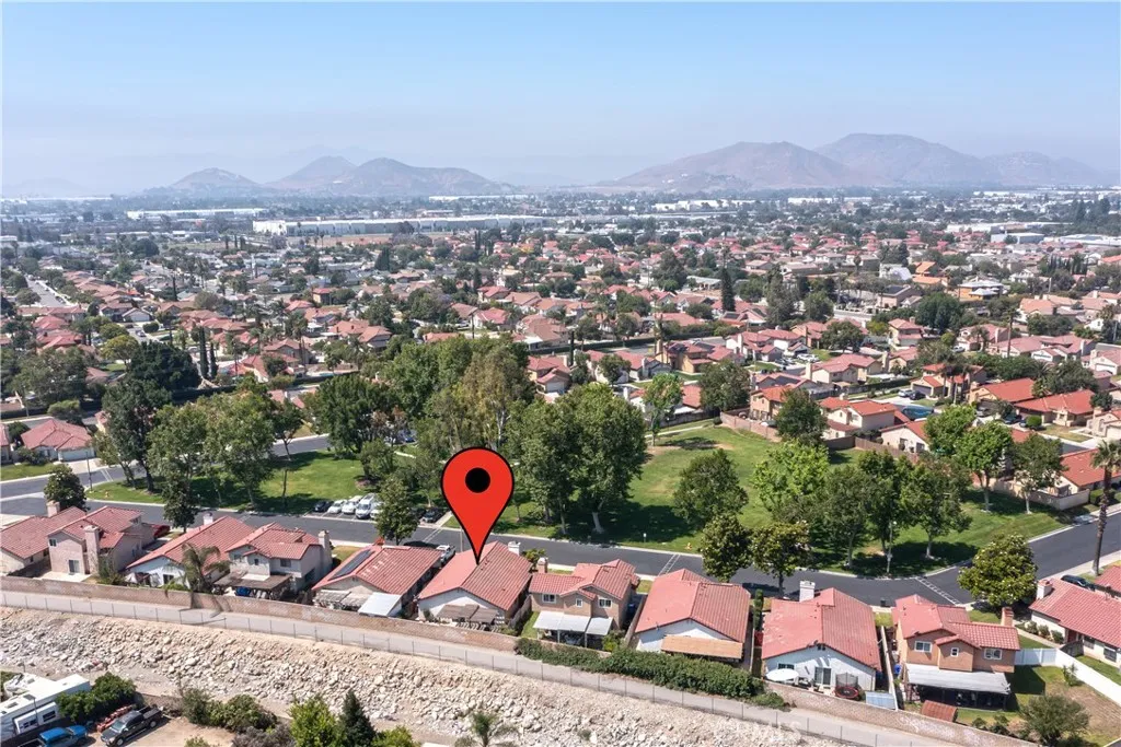 1237 S Althea Avenue, Rialto, CA 92376 - Photo 4 of 49, Rialto, CA