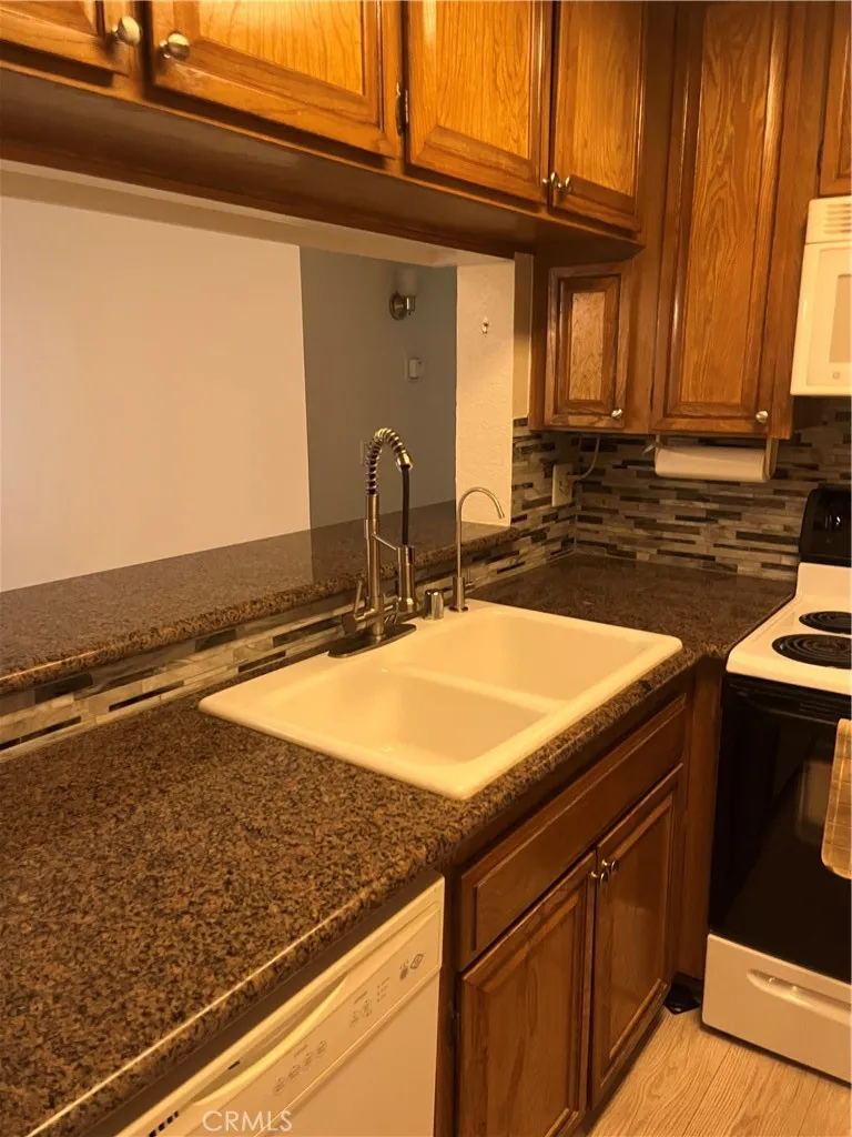 https://cdn.realtyfeed.com/cdn/127/306746895/3ca358c85070784cdc813d474dc1c67a.webp