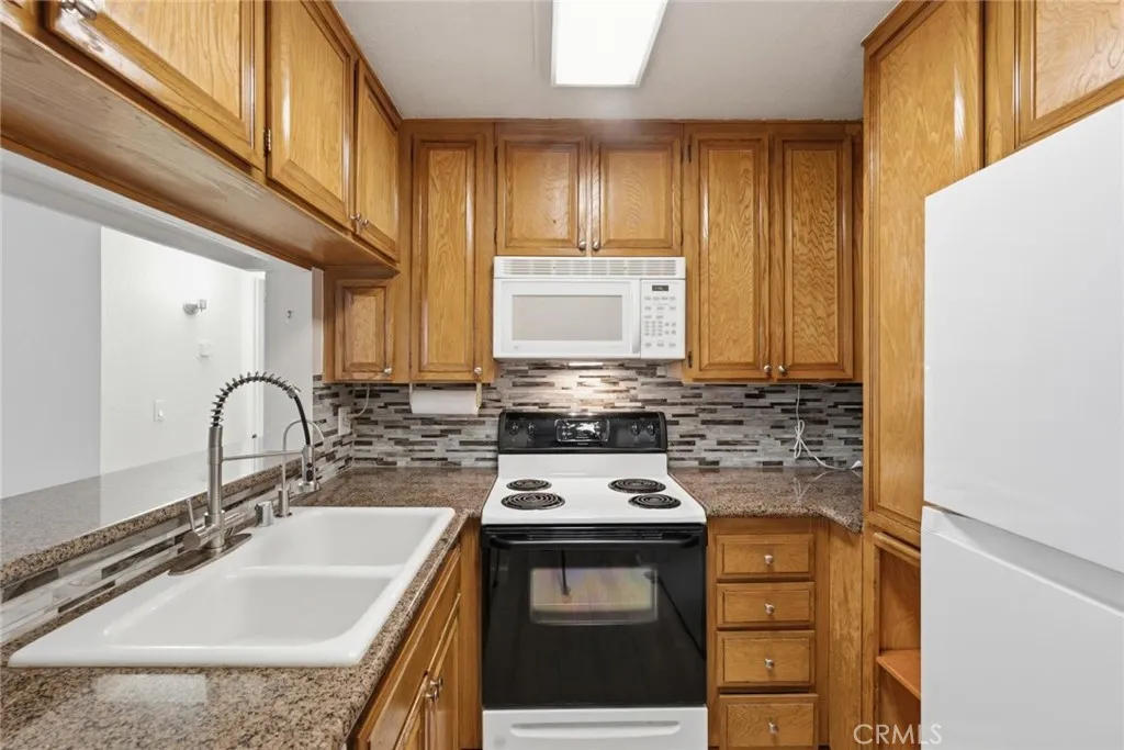 https://cdn.realtyfeed.com/cdn/127/306746895/5741b61b9f8edfc0d8ee99177c4f1510.webp