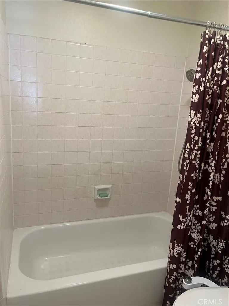 https://cdn.realtyfeed.com/cdn/127/306746895/bc09abc18a7997fb43928247b27e72b5.webp