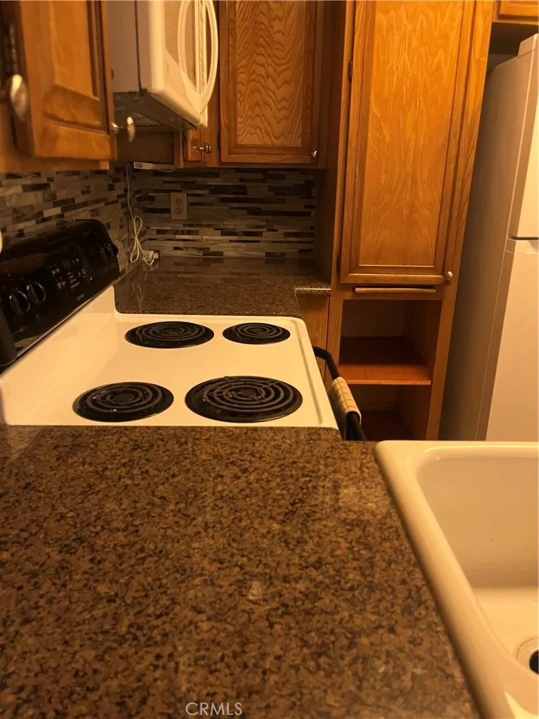https://cdn.realtyfeed.com/cdn/127/306746895/dfa946e1b136d3cd8d6ba92bffd5dcf1.webp