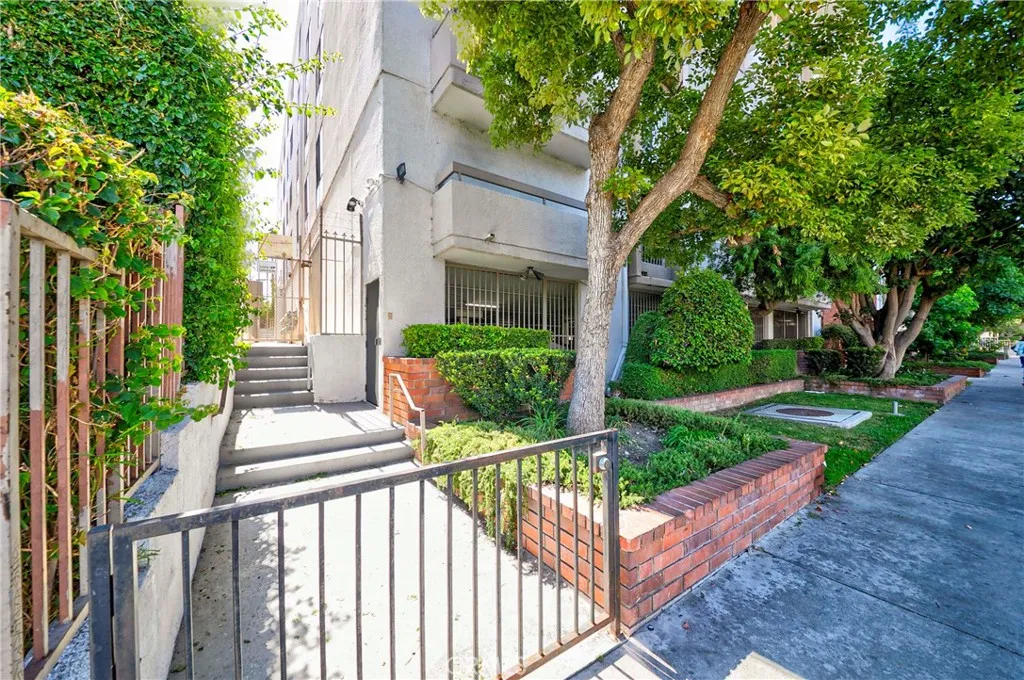 533 S St Andrews Place Unit 408, Los Angeles, CA 90020 - Photo 4 of 45, Los Angeles, CA