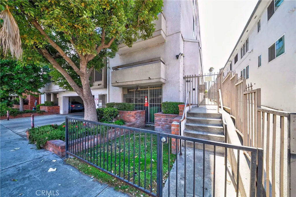 533 S St Andrews Place Unit 408, Los Angeles, CA 90020 - Photo 5 of 45, Los Angeles, CA