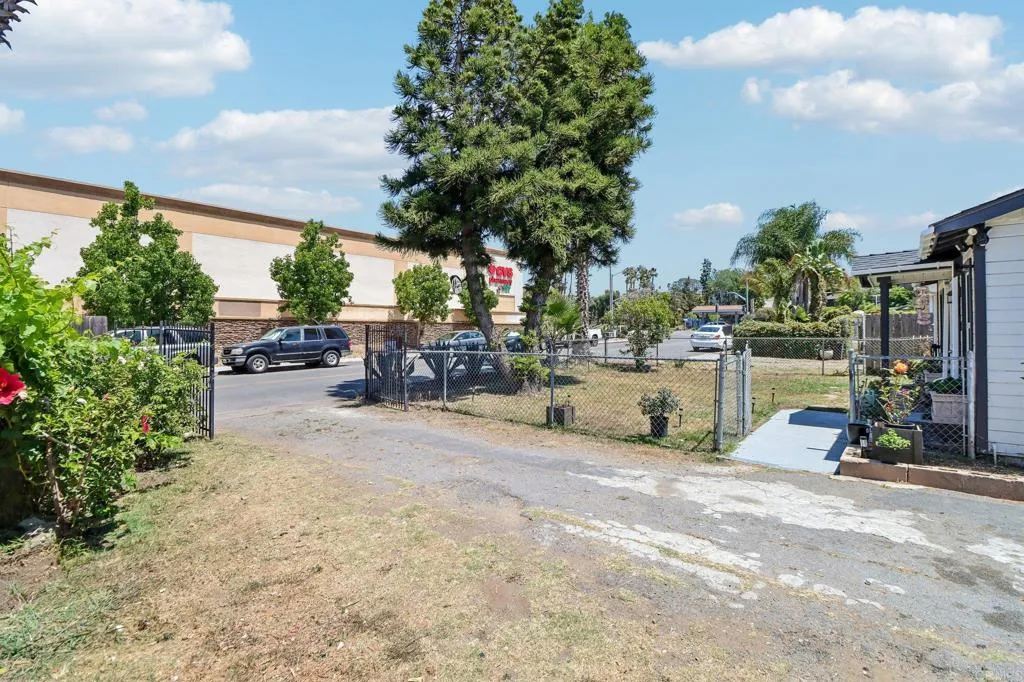 https://cdn.realtyfeed.com/cdn/127/306746917/19099b7d7bef1548f9665aa2fe114c04.webp