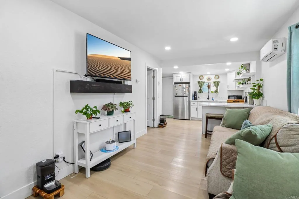 https://cdn.realtyfeed.com/cdn/127/306746917/46f82342521b085f808fd6dcbcca6f30.webp