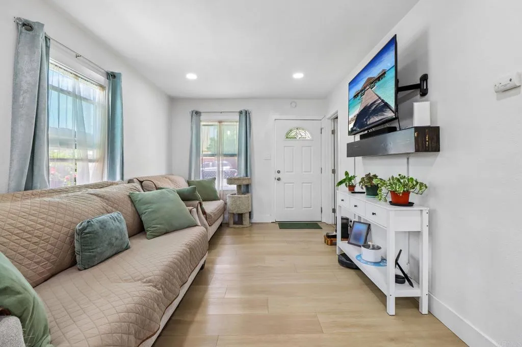 https://cdn.realtyfeed.com/cdn/127/306746917/d80587807ca658af7b18c8e28a729b25.webp