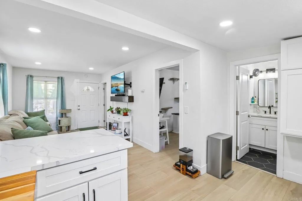 https://cdn.realtyfeed.com/cdn/127/306746917/fb00b2d135de3cd49598e6a29bfe6766.webp