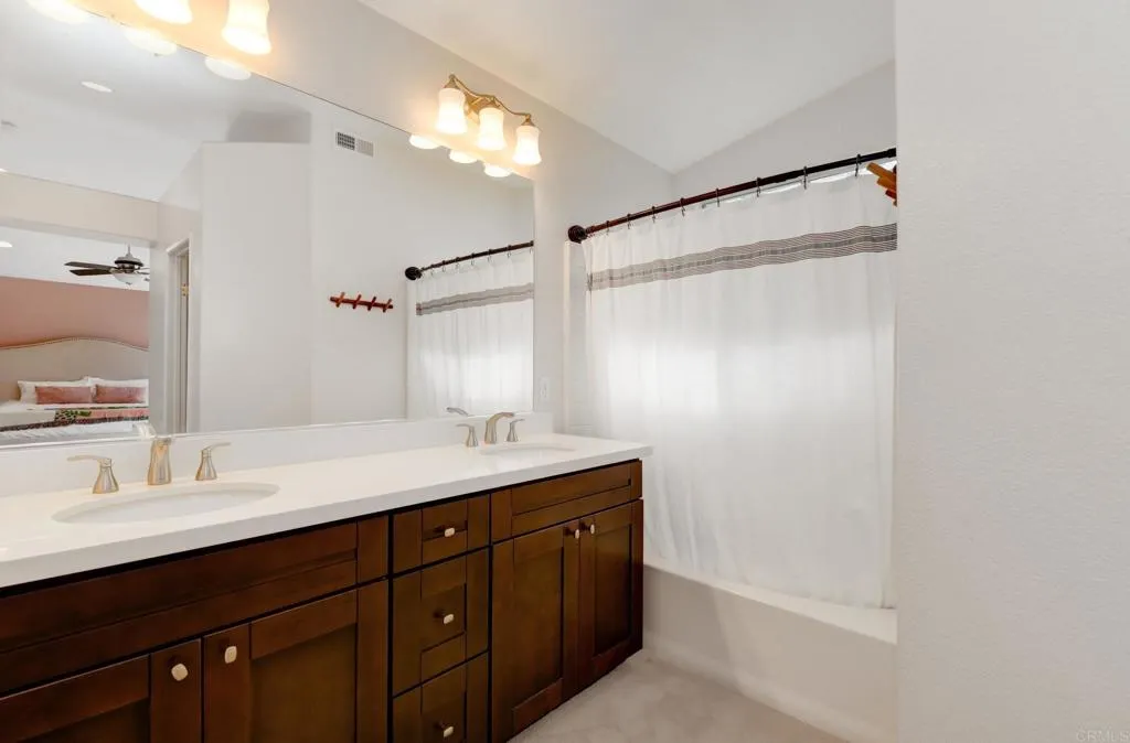 https://cdn.realtyfeed.com/cdn/127/306746988/9ee204934c38323ddfa276d2a8fb5fef.webp