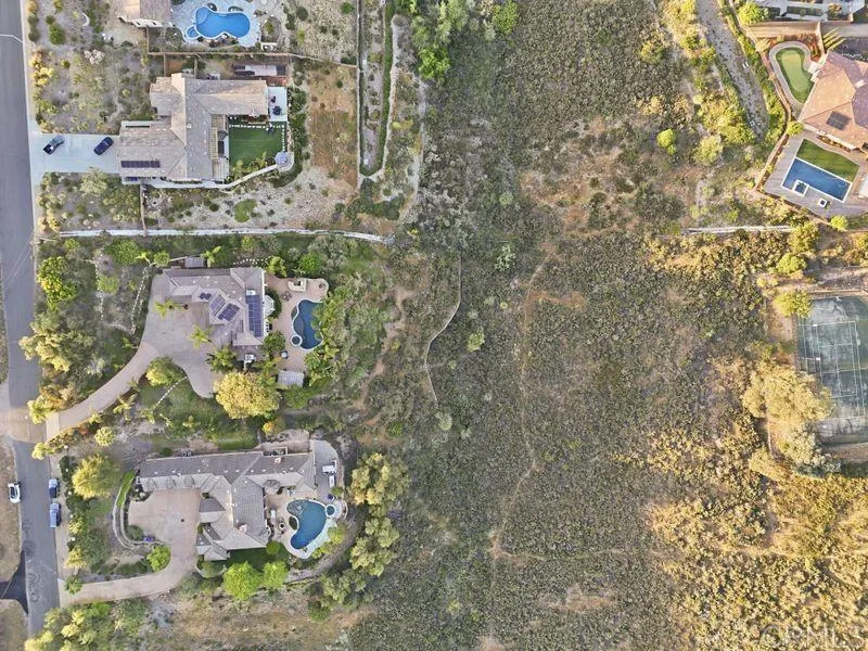 https://cdn.realtyfeed.com/cdn/127/306746989/11eb1279ae204b4a7cf5ac2a346af2bc.webp
