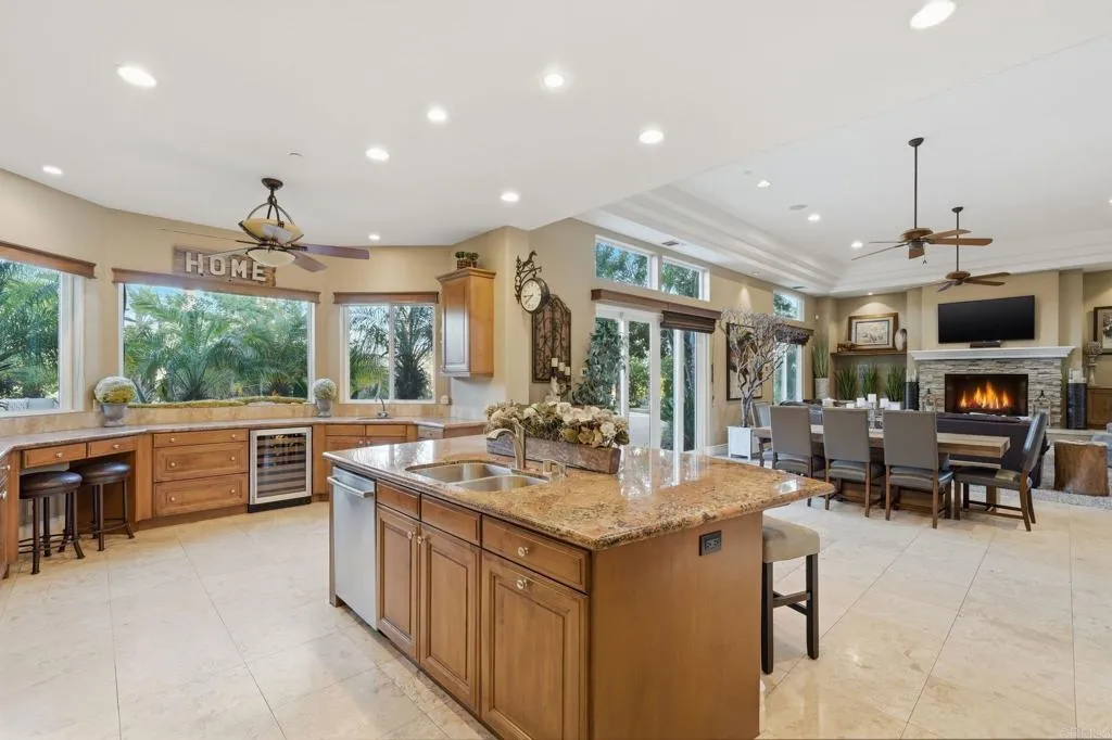 https://cdn.realtyfeed.com/cdn/127/306746989/7b195a0841cbd46081b46f09c7de9c6c.webp