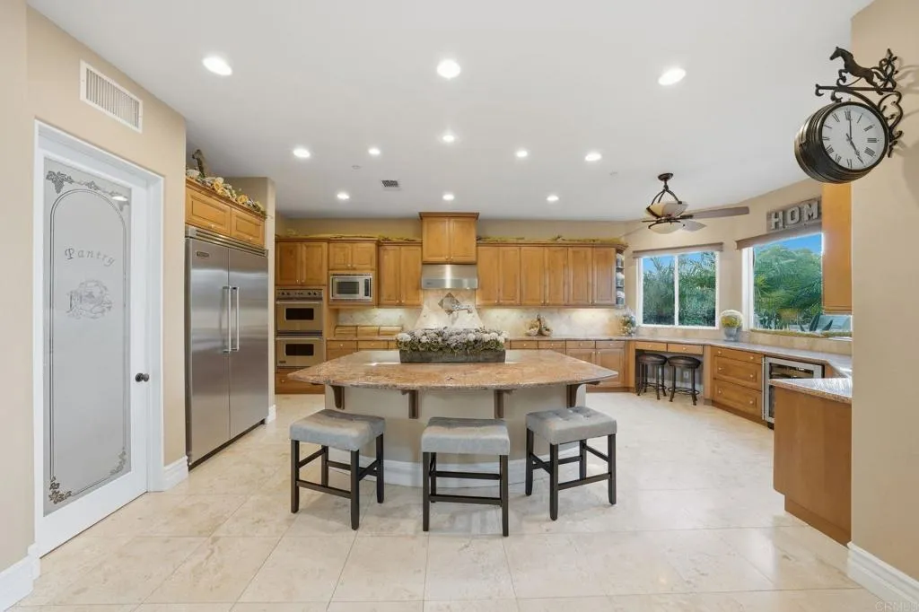 https://cdn.realtyfeed.com/cdn/127/306746989/bf792f70a30704fa9942cbd35818a424.webp
