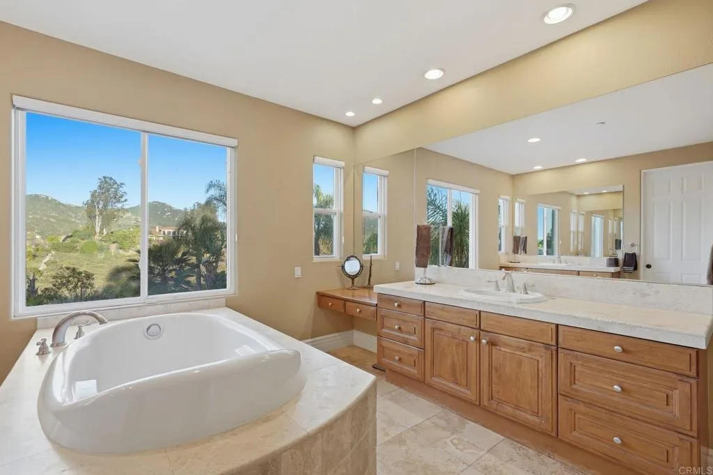 https://cdn.realtyfeed.com/cdn/127/306746989/d8b1651cc4087ea5240871058a2662c2.webp