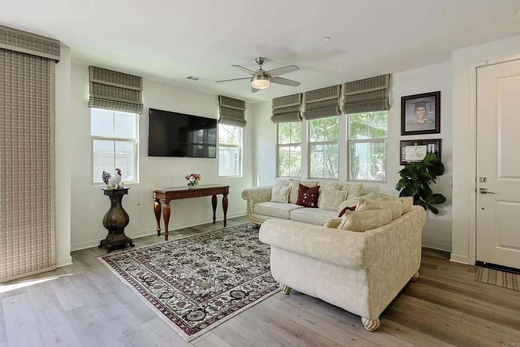 https://cdn.realtyfeed.com/cdn/127/306746991/11d31f4ab0fc00dcc213451b711cbed1.webp