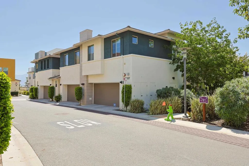 https://cdn.realtyfeed.com/cdn/127/306746991/25ea7684ac506a319fac7526baffba3d.webp