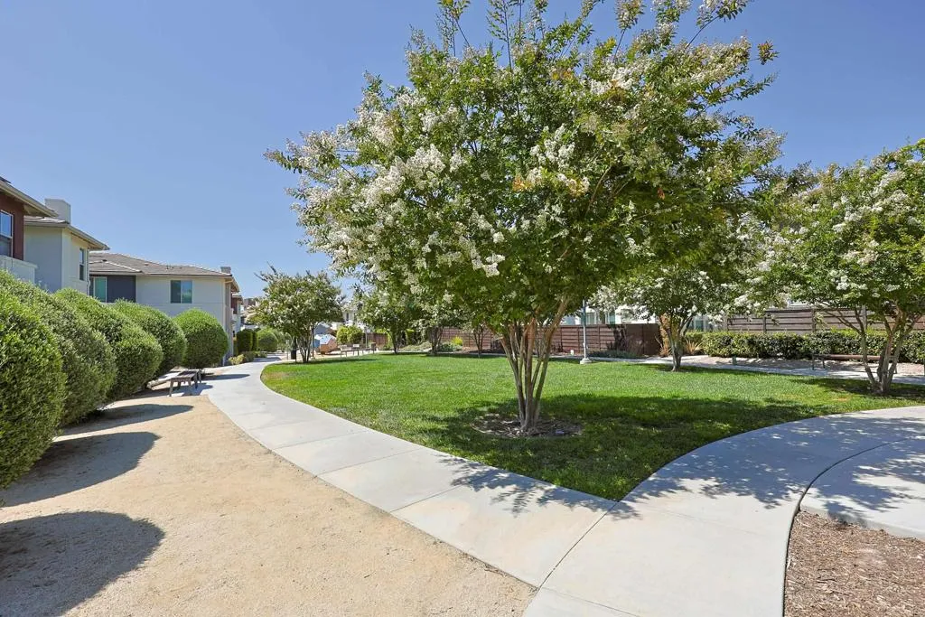 https://cdn.realtyfeed.com/cdn/127/306746991/8c8af3287ddc555c748da34644eb8457.webp