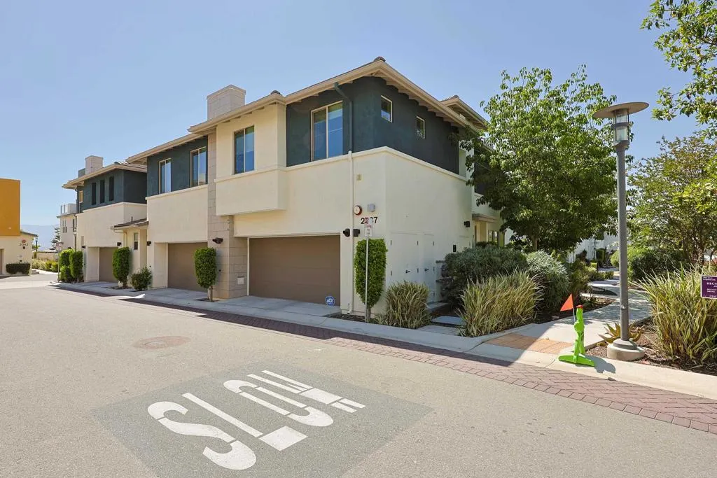 https://cdn.realtyfeed.com/cdn/127/306746991/8fd94d1297f232b8c06251223099518b.webp