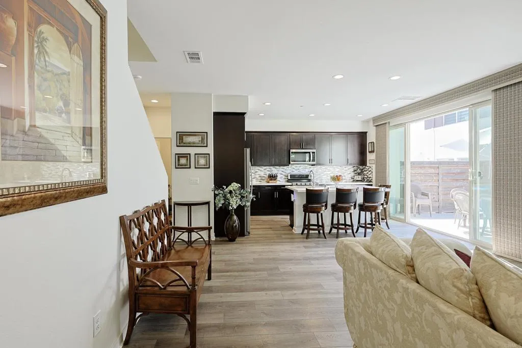 https://cdn.realtyfeed.com/cdn/127/306746991/dc91f9fa3cb2b1d7d7e18bdee4bb3feb.webp