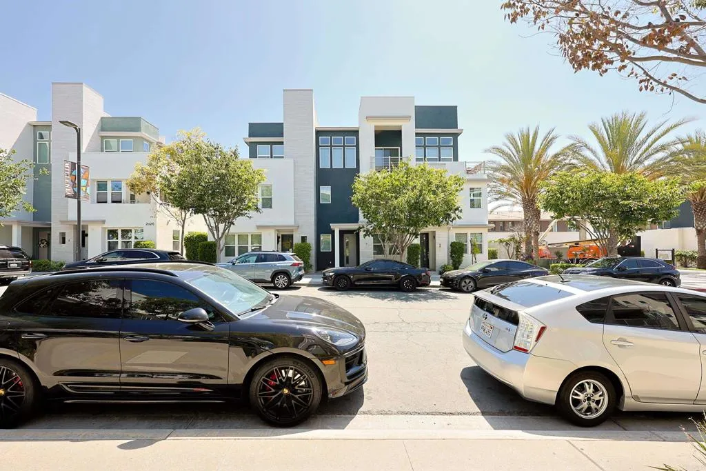 https://cdn.realtyfeed.com/cdn/127/306746991/df86469b9b884ee6fef0325ab88ca253.webp