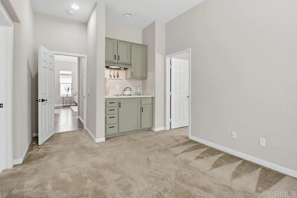 https://cdn.realtyfeed.com/cdn/127/306747008/ca5b74928a5dbc2800e5ce8645438689.webp