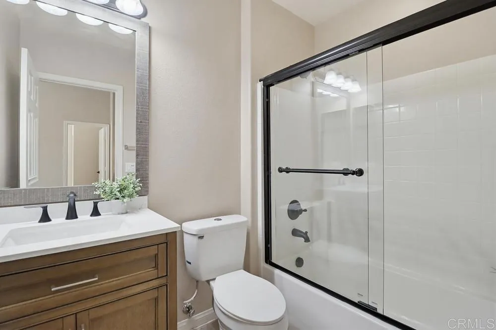 https://cdn.realtyfeed.com/cdn/127/306747008/f7baf8a78dc8d0b4ff3e843b7504dd45.webp
