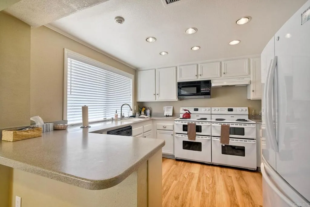 https://cdn.realtyfeed.com/cdn/127/306747018/cffa71da74d77df2a398aec9f707d4db.webp