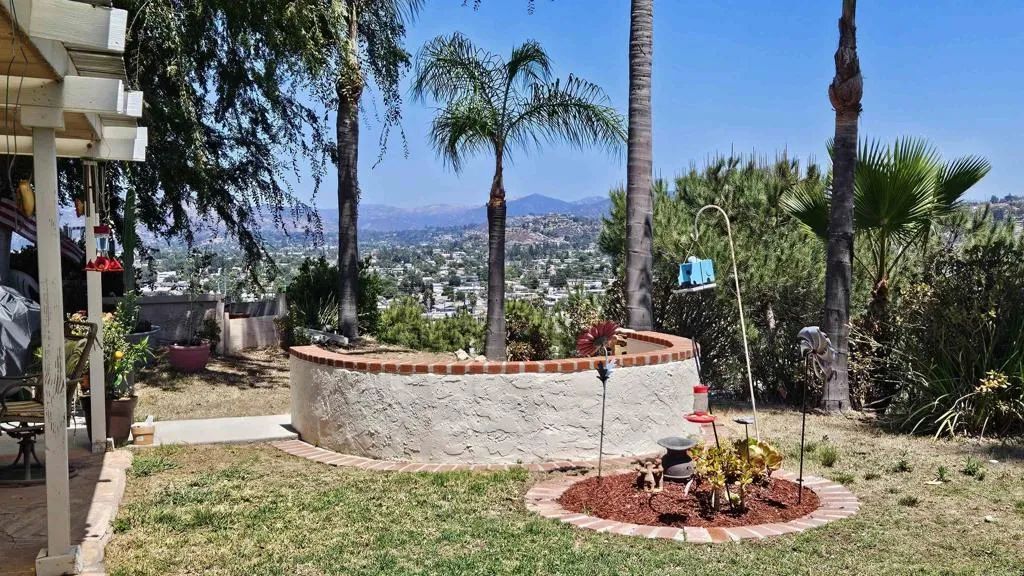 https://cdn.realtyfeed.com/cdn/127/306747020/177b8f68631fddcec83f4bebbf342fc9.webp